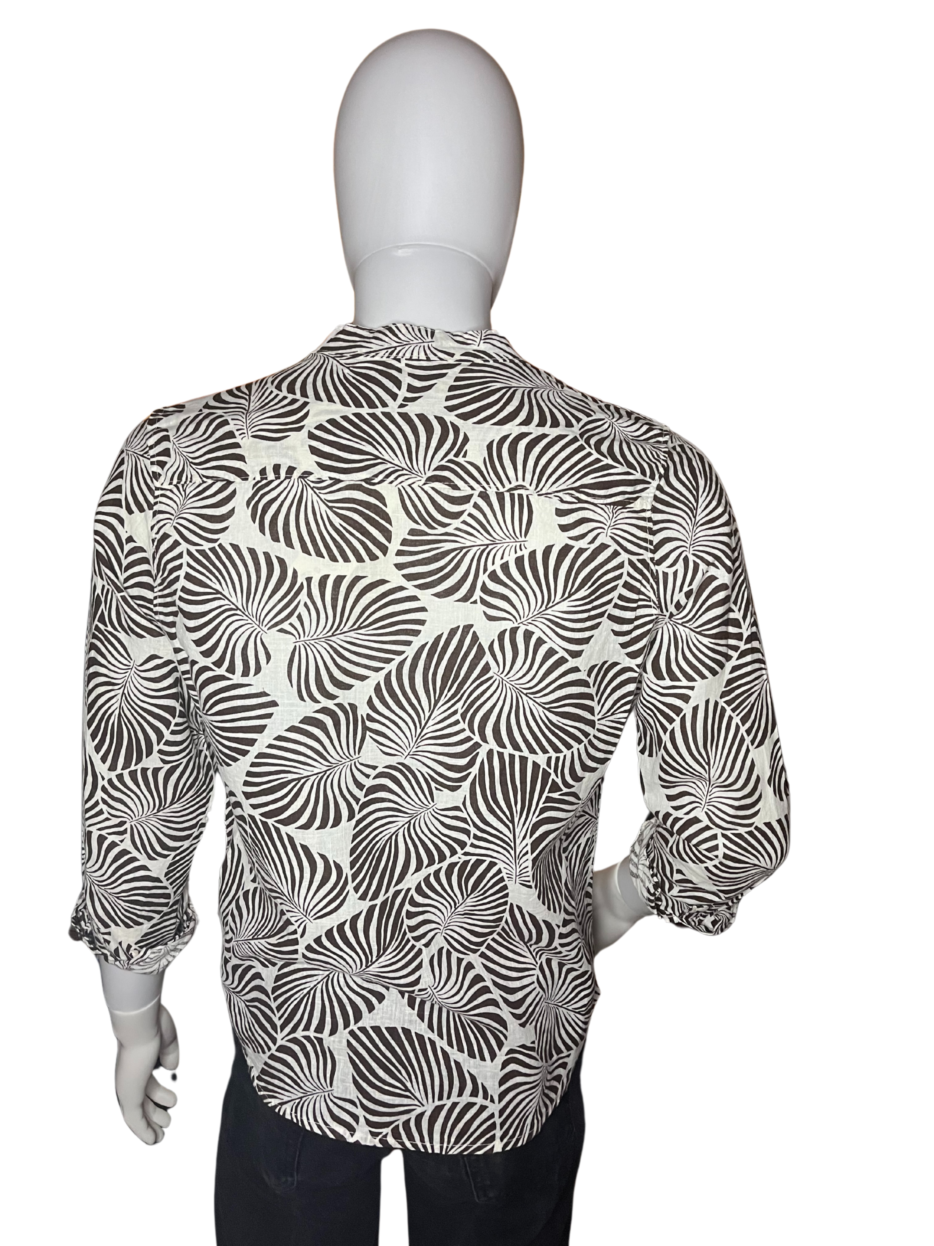 Camicia di lino a maniche lunghe con dettaglio