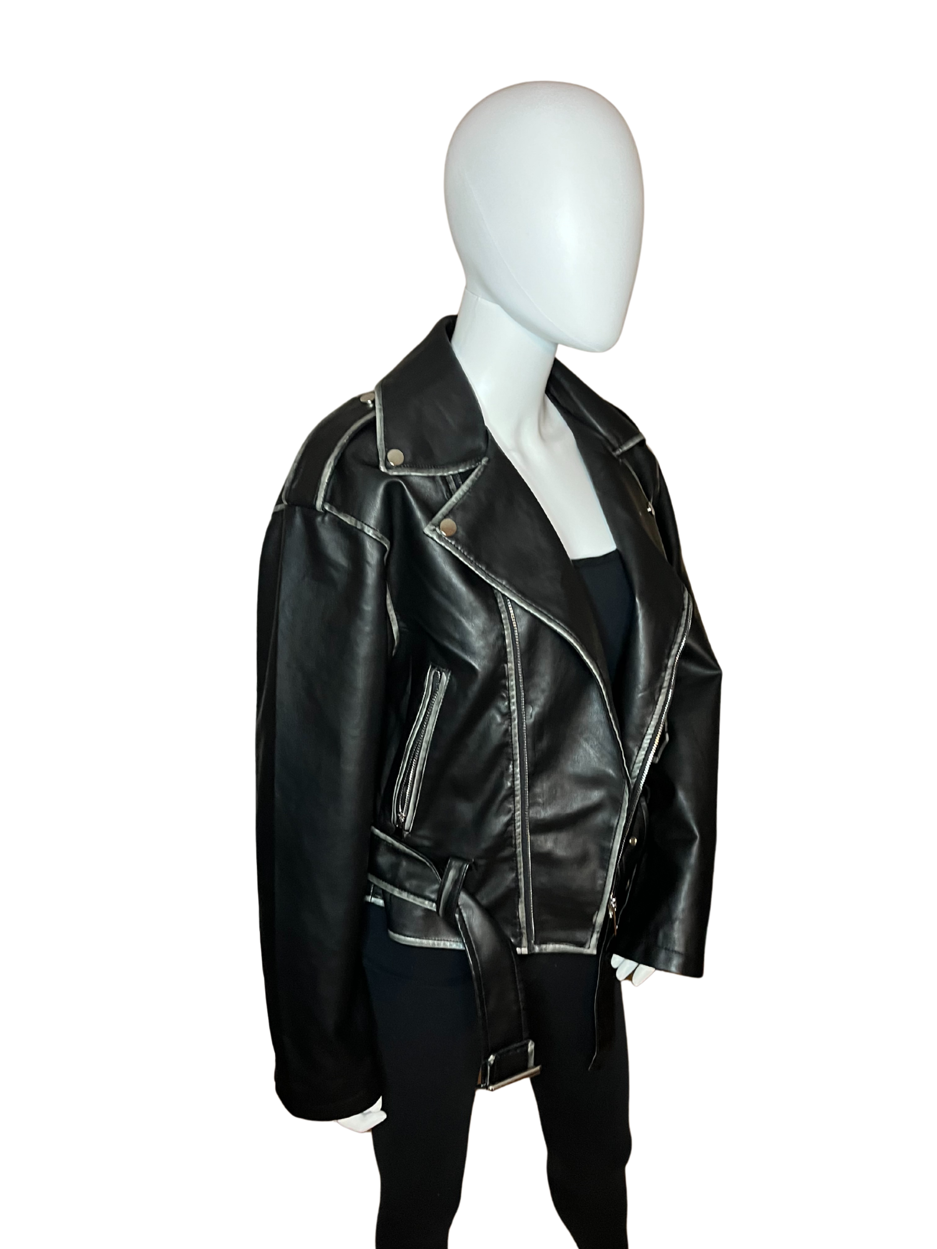 Giacca di pelle nera con finiture grigie