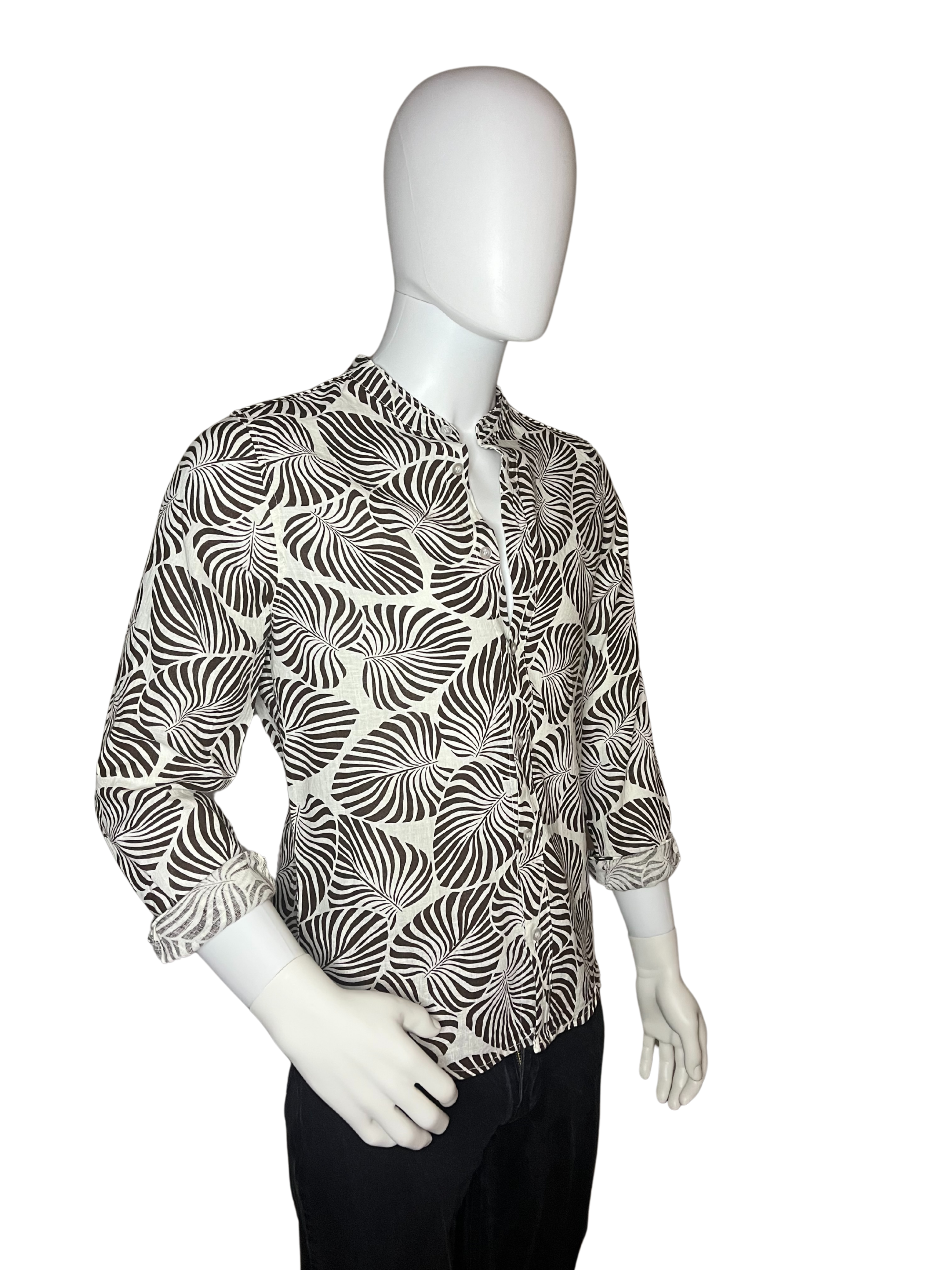 Camicia di lino a maniche lunghe con dettaglio